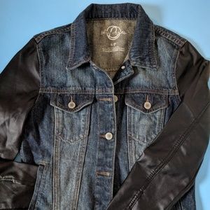 Jean jacket with faux leather sleeves